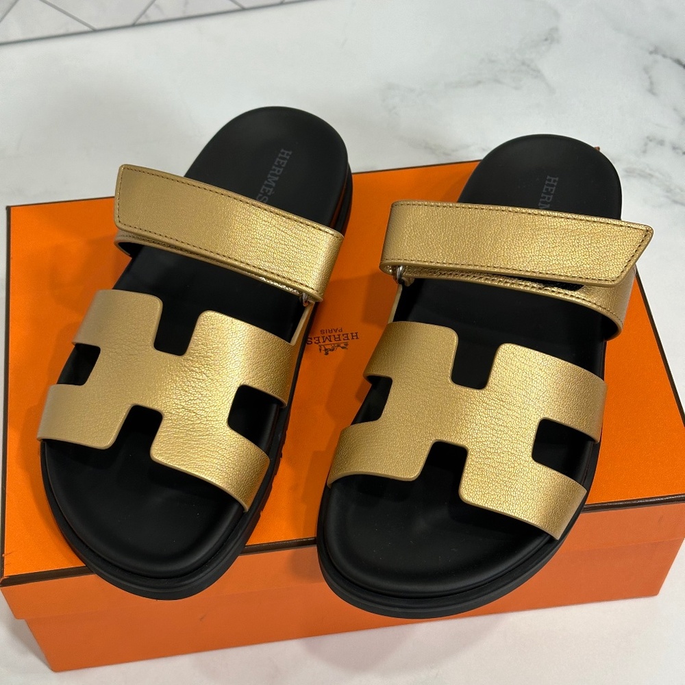 HERMES CHYPRES GOLD SANDALS SIZE 38